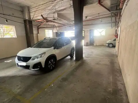 VENTA DOS COCHERAS CUBIERTAS CABALLITO