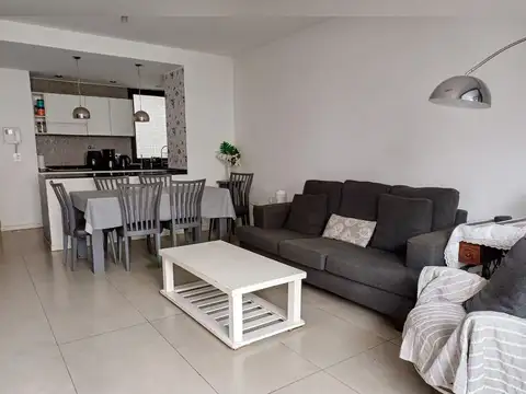Departamento 3 ambientes con 2 baños