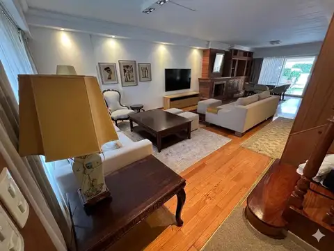 Casa 4 ambientes con 3 baños