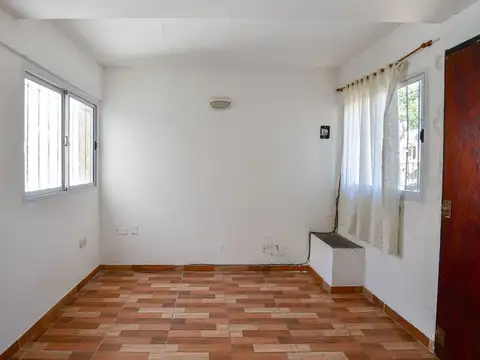 Depto Tipo Casa en Venta de 2 ambientes