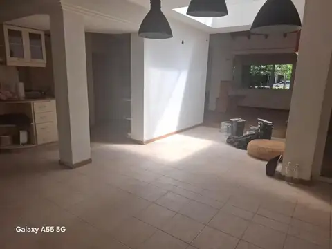 Casa 5 ambientes con 3 baños