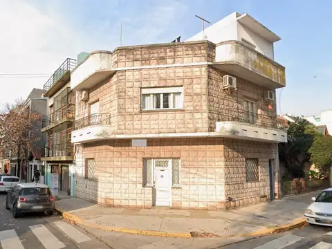 Casa en Esquina - Gran Potencial Multifamiliar o Inversión | Coghlan / Saavedra