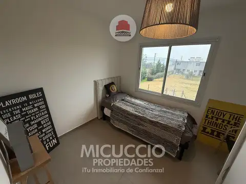 Casa en Venta en Garin, USD 155.000