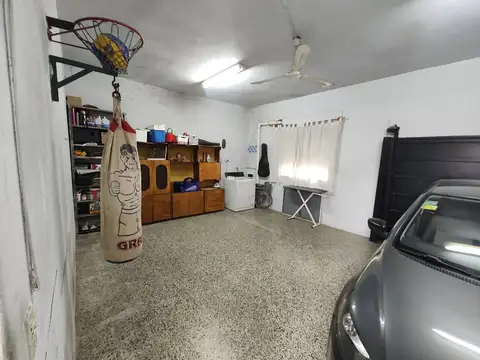 Casa 5 ambientes con 1 baño