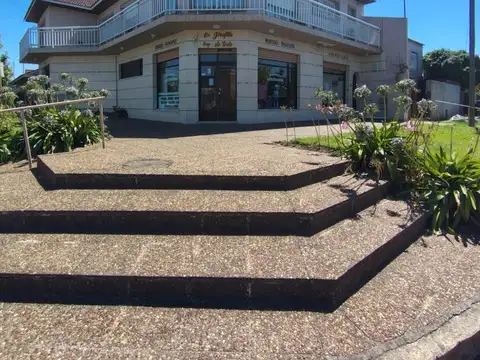 Alquiler comercial. Termas Huinco