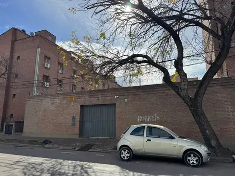 Cochera a la venta a Mtrs de Av Freyre