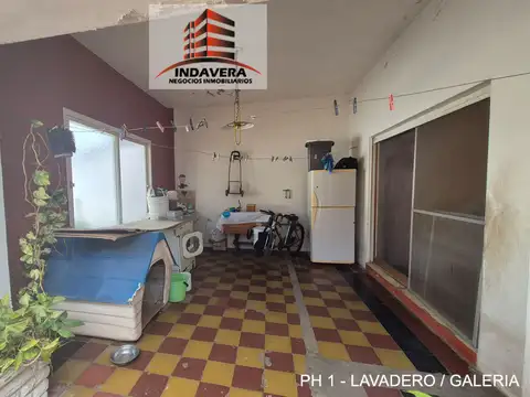 Casa en Venta con 3 cocheras