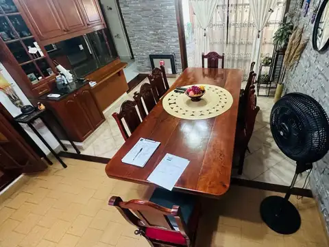 Casa 5 ambientes con 2 baños
