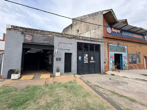 CASA A RECICLAR / LOTE 243MTS TOTALES / BANFIELD