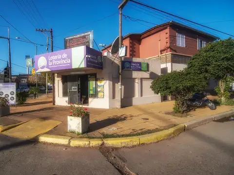 Av. Primera Junta y Av. Arias