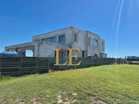 Venta casa  Barrio Amarras, Puertos del lago. Escobar