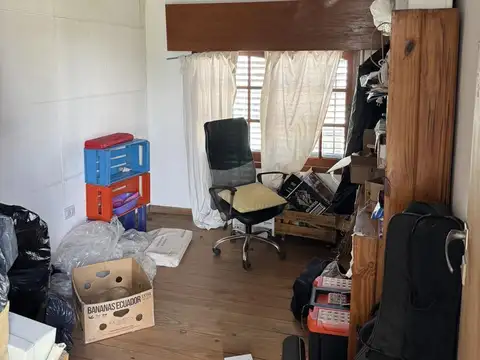 Casa en  venta en calle Corrientes casi Luis N. Palma