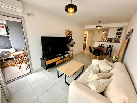 2 ambientes c/cochera,bajas expensas!a 100 Mts de HYrigoyen.