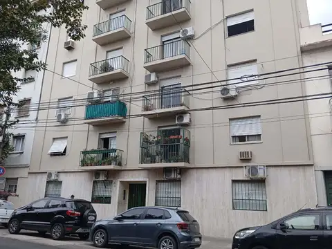 DEPARTAMENTO SEMIPISO 4 AMBIENTES CABA CON BALCON