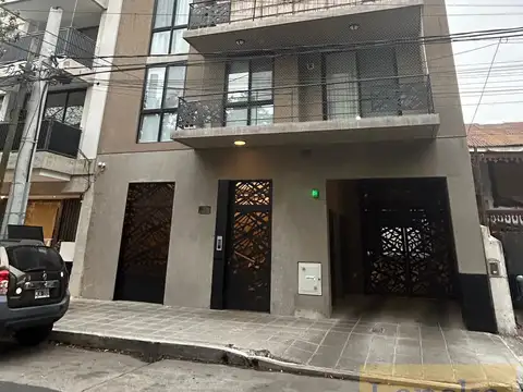 Tigre, en alquiler, casi a estrenar, excelente Departamento con cochera