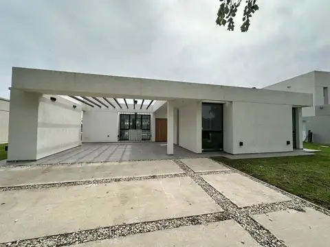 Casa en Alquiler de 3 dormitorios