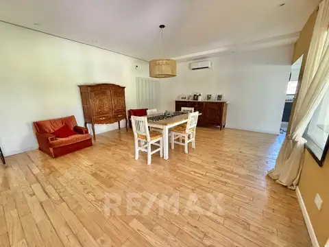 Casa 5 ambientes con 3 baños