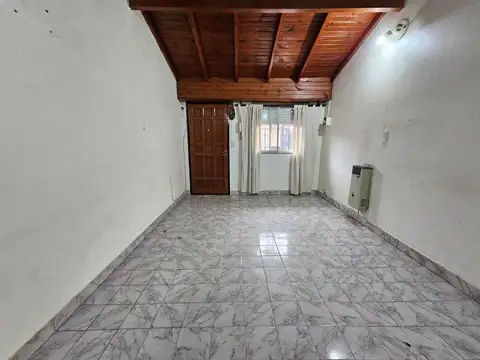Depto Tipo Casa 2 ambientes con 1 baño