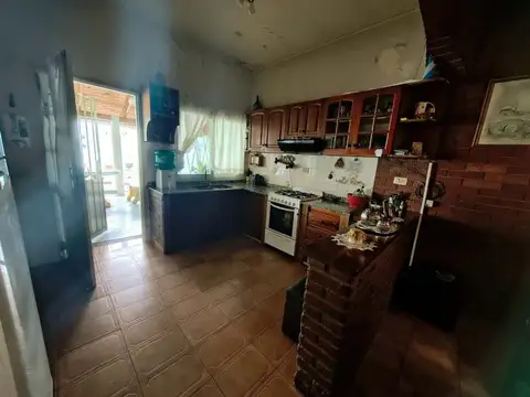 VENTA CASA 4 AMB EN RAMOS MEJÍA COCHERA Y PATIO