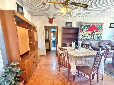 Casa 6 ambientes con 1 baño