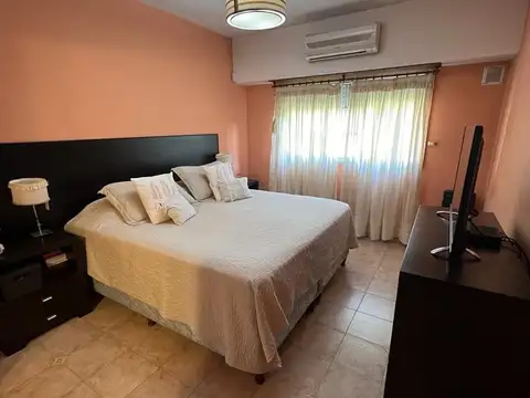 Casa 4 ambientes en Ituzaingo centro