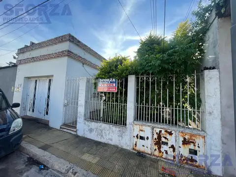 Venta de Casa en Bella Vista con dos casas al findo con jardin APTO CREDITO