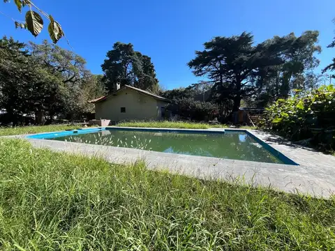 VENTA DE CASA Y PILETA EN BENAVIDEZ A REFACCIONAR