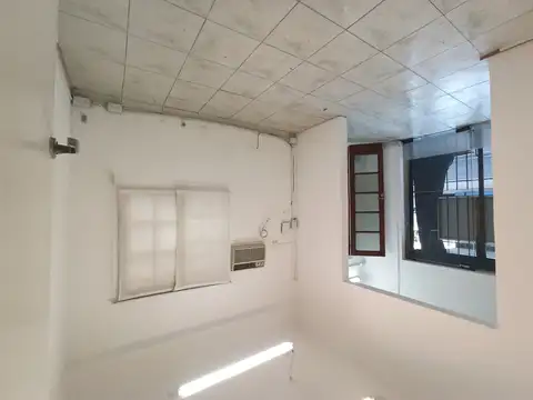 ALQUILER LOCAL CON BAÑO