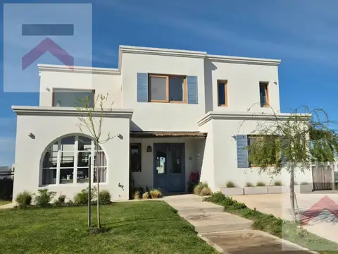 CASA EN BARRIO CERRADO SANTA ANA, VILLANUEVA, TIGRE. ALQUILER TEMPORADA
