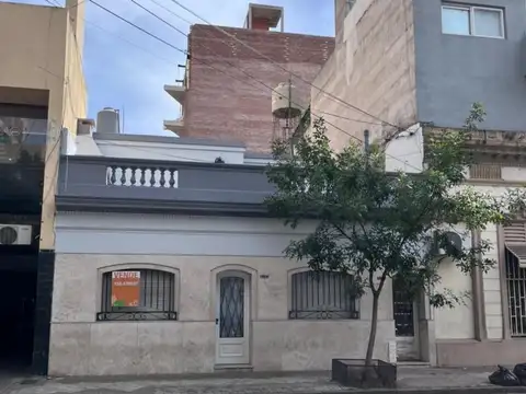 Dos dormitorios + 2 baños + patio y terraza