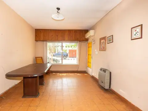 VENTA CASA EN MORON 4 AMB - PERMUTA