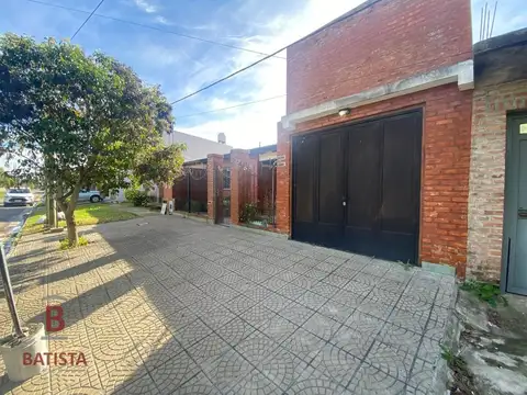 ¡VENDE! Casa ubicada en calle 9 e/ 83 y 83 bis