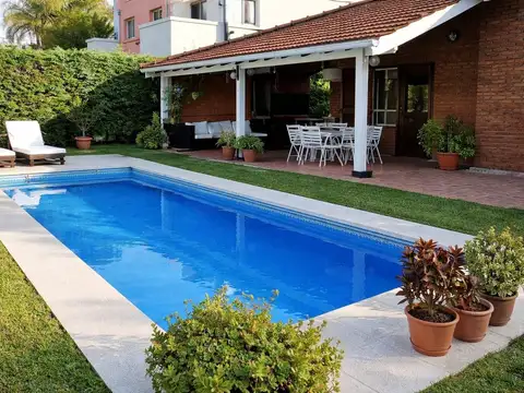 CASA 4 AMB COUNTRY CLUB PRIVADO LOMA VERDE APTA CR