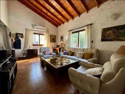 Casa en Venta en Loma Verde, USD 159.000