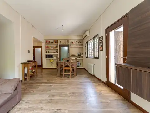 VENTA CASA DE 3 DORMITORIOS CON PATIO ZONA SUR