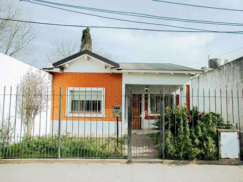 Casa 4 ambientes con 1 baño