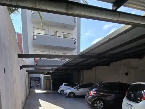 Cochera en Lanús Este Centro Excelente Ubicación