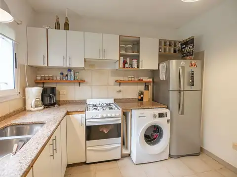 Casa 4 ambientes con 1 baño