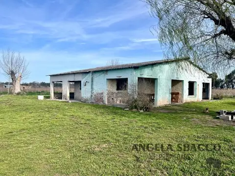 EXCELENTE CAMPO CON MEJORAS.