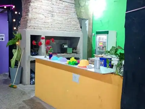 Local en Venta en Billinghurst, USD 198.000