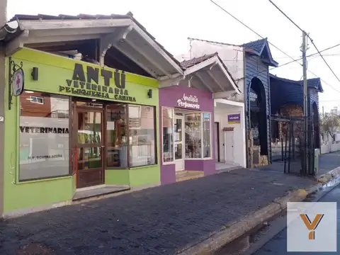 Casa en venta - 3 Dormitorios 2 Baños - Cochera - Locales - 408Mts2 - Santa Teresita