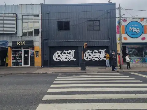 Excelente Inmueble - 2 locales comerciales sobre Colectora