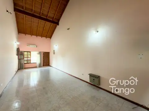 Casa en Venta en Gregorio de Laferrere, USD 115.000