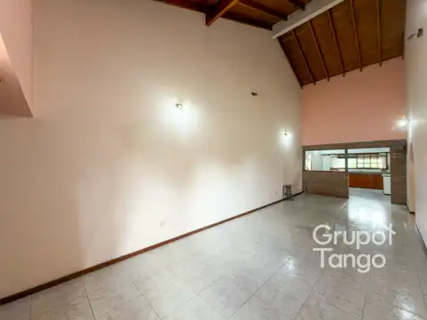 Casa 3 ambientes con 1 baño