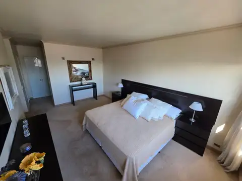 Departamento 4 ambientes con 4 baños