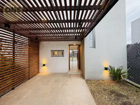 Duplex impecable 458 y 28 2 dorm, garage, parque