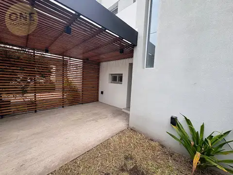 Depto Tipo Casa en Venta en City Bell, USD 114.900
