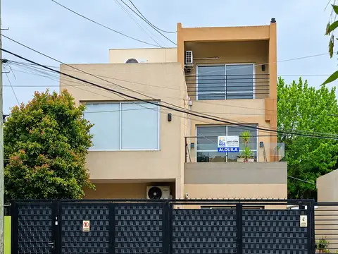 Casa Duplex en Alquiler / Castelar Norte