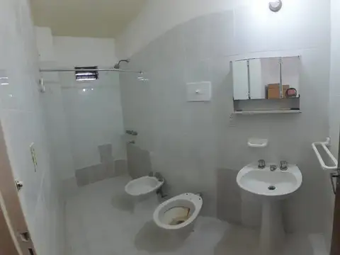 Departamento en Alquiler en Barrio España y Hospitales, $ 300.000