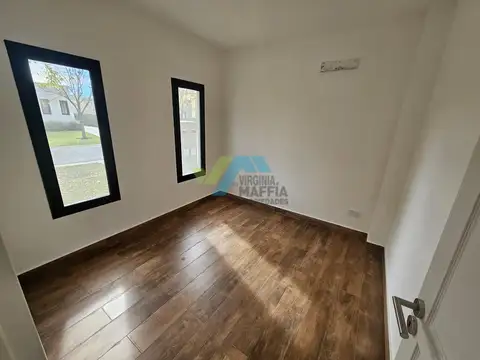 Casa 6 ambientes con 4 baños